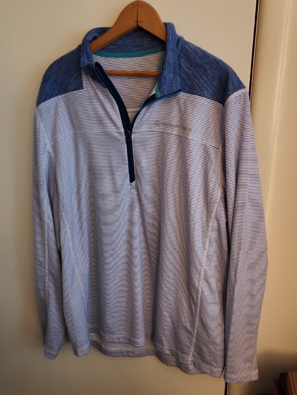Vineyard Vines Blue and White Striped Performance Top XL